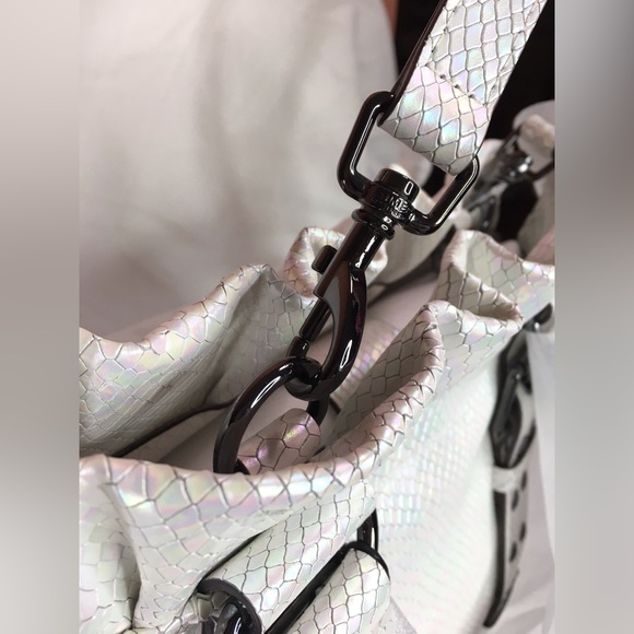 Aimee Kestenberg Cooper Leather Convertible Shoulder Bag - Hologram Snake - Picture 7 of 17